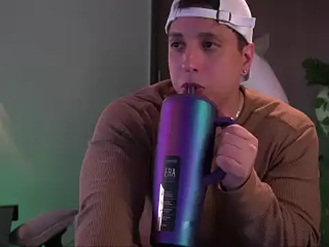 Snapshot of appolo_allen chatting on 5, 12, 2024 appolo allen online show from 5, 12, 2024