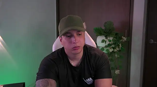 Snapshot of appolo_allen chatting on 8, 12, 2024 appolo allen online show from 8, 12, 2024