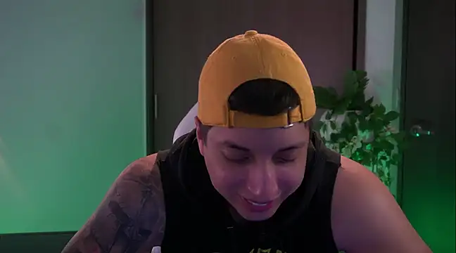 Snapshot of appolo_allen chatting on 12, 12, 2024 appolo allen online show from 12, 12, 2024