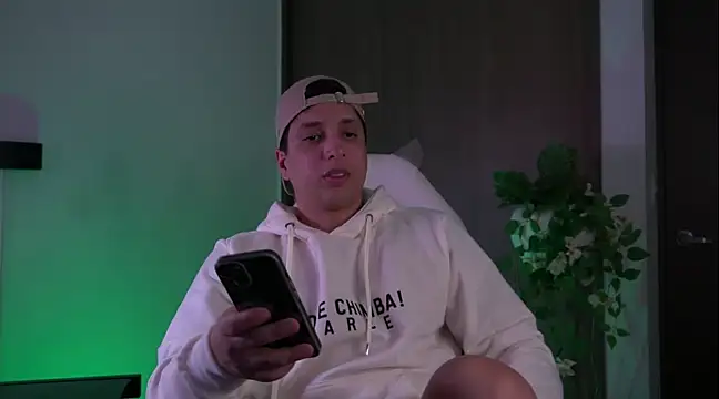 Snapshot of appolo_allen chatting on 15, 12, 2024 appolo allen online show from 15, 12, 2024