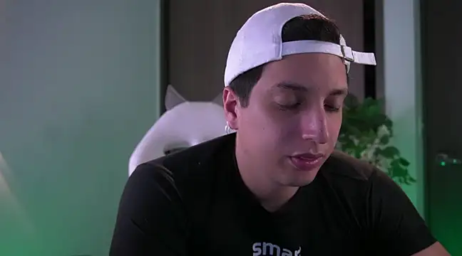 Snapshot of appolo_allen chatting on 23, 12, 2024 appolo allen online show from 23, 12, 2024