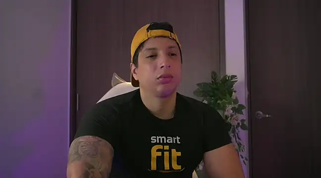 Snapshot of appolo_allen chatting on 7, 1, 2025 appolo allen online show from 7, 1, 2025