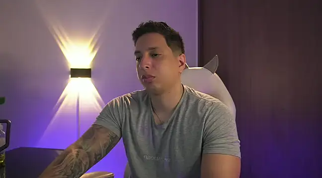 Snapshot of appolo_allen chatting on 15, 1, 2025 appolo allen online show from 15, 1, 2025