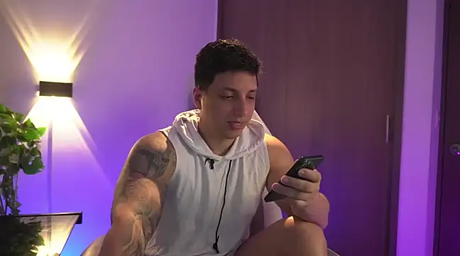 Snapshot of appolo_allen chatting on 19, 1, 2025 appolo allen online show from 19, 1, 2025