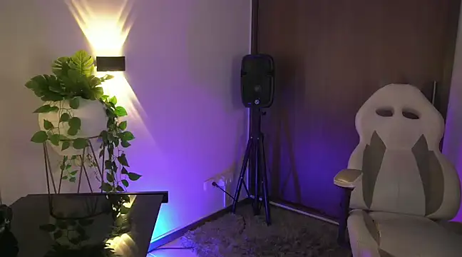 Snapshot of appolo_allen chatting on 15, 2, 2025 appolo allen online show from 15, 2, 2025