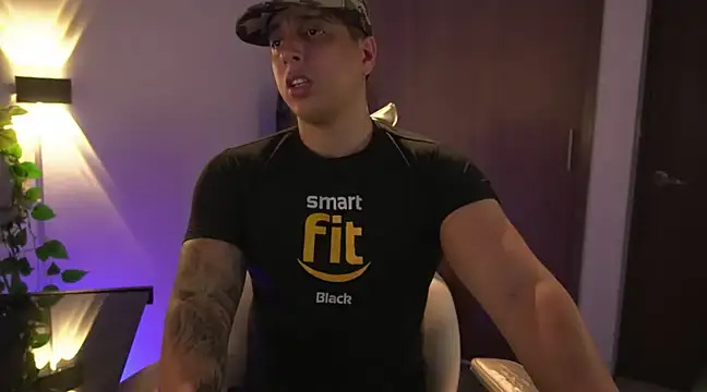 Snapshot of appolo_allen chatting on 1, 3, 2025 appolo allen online show from 1, 3, 2025