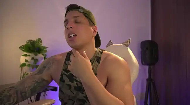 Snapshot of appolo_allen chatting on 7, 3, 2025 appolo allen online show from 7, 3, 2025