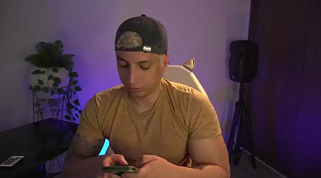 Snapshot of appolo_allen chatting on 16, 3, 2025 appolo allen online show from 16, 3, 2025