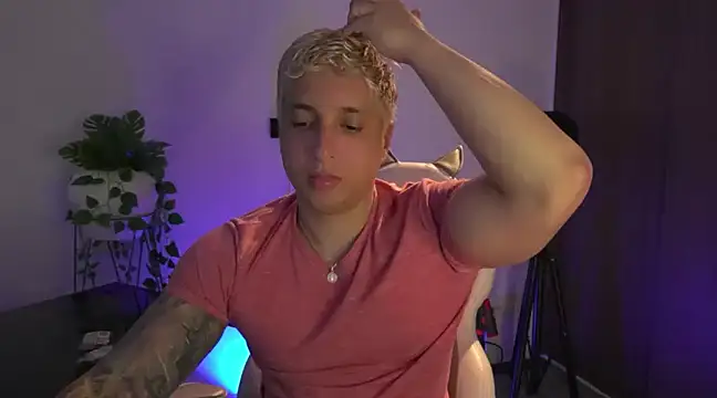 Snapshot of appolo_allen chatting on 17, 3, 2025 appolo allen online show from 17, 3, 2025