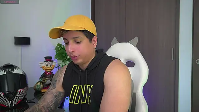 Snapshot of appolo_allen chatting on 16, 9, 2025 appolo allen online show from 16, 9, 2025