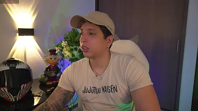 Snapshot of appolo_allen chatting on 17, 9, 2025 appolo allen online show from 17, 9, 2025