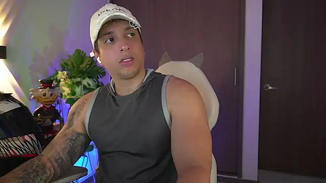 Snapshot of appolo_allen chatting on 26, 9, 2025 appolo allen online show from 26, 9, 2025