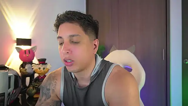 Snapshot of appolo_allen chatting on 5, 10, 2025 appolo allen online show from 5, 10, 2025