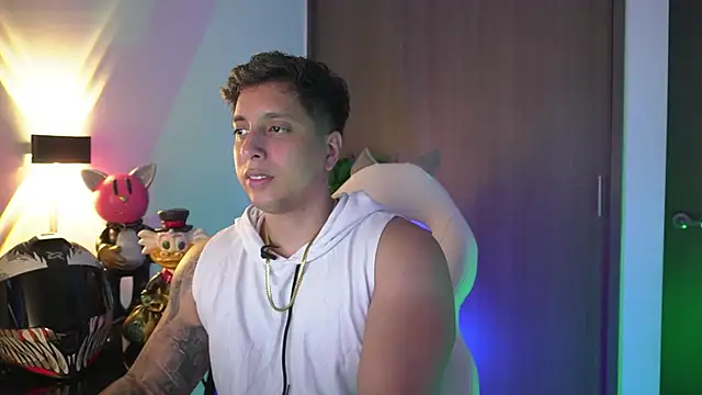 Snapshot of appolo_allen chatting on 9, 10, 2025 appolo allen online show from 9, 10, 2025