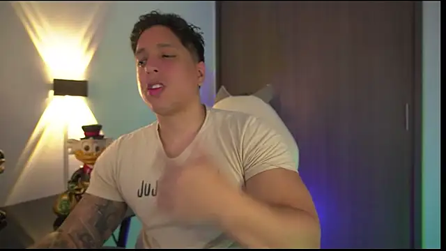 Snapshot of appolo_allen chatting on 21, 10, 2025 appolo allen online show from 21, 10, 2025