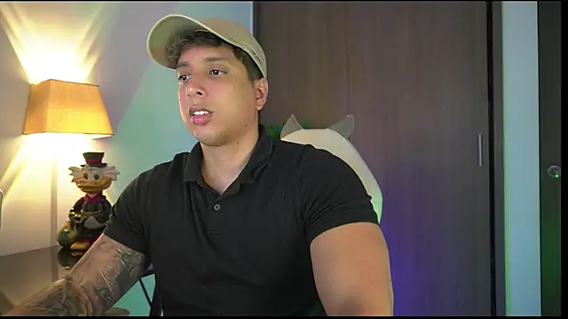 Snapshot of appolo_allen chatting on 4, 11, 2025 appolo allen online show from 4, 11, 2025