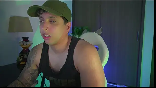 Snapshot of appolo_allen chatting on 8, 11, 2025 appolo allen online show from 8, 11, 2025