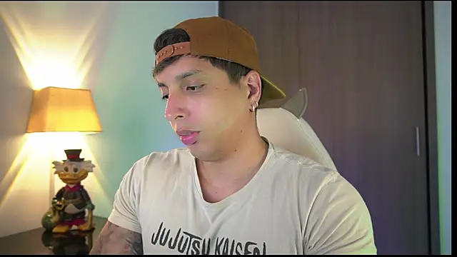 Snapshot of appolo_allen chatting on 10, 11, 2025 appolo allen online show from 10, 11, 2025