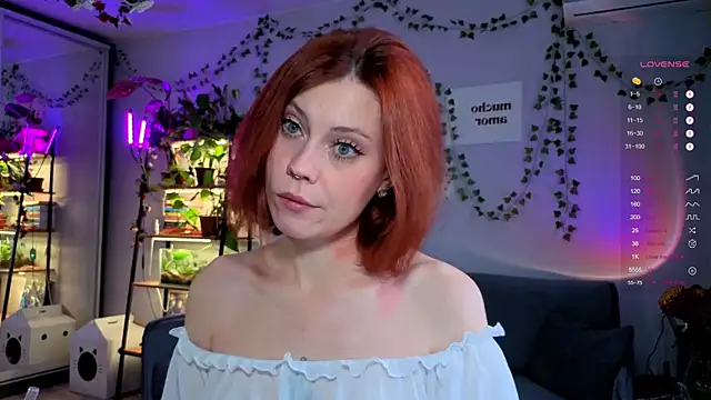 Snapshot of Your_Corvus chatting on 18, 11, 2025 Your Corvus online show from 18, 11, 2025