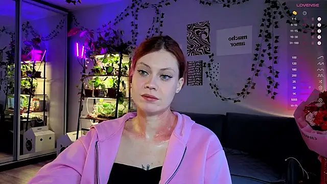 Snapshot of Your_Corvus chatting on 27, 11, 2025 Your Corvus online show from 27, 11, 2025