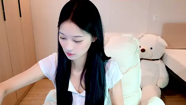 Snapshot of Xueb_J chatting on 10, 9, 2025 Xueb J online show from 10, 9, 2025