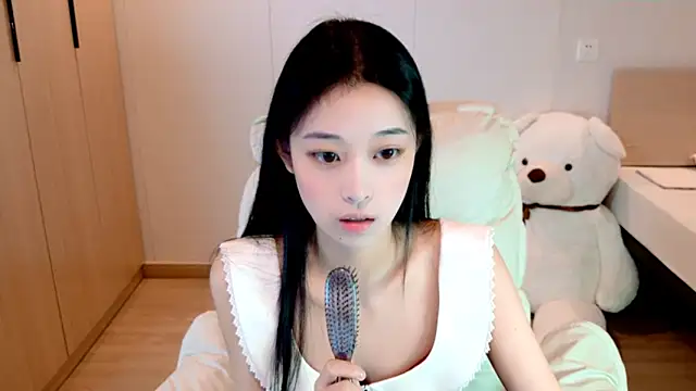 Snapshot of Xueb_J chatting on 16, 11, 2025 Xueb J online show from 16, 11, 2025