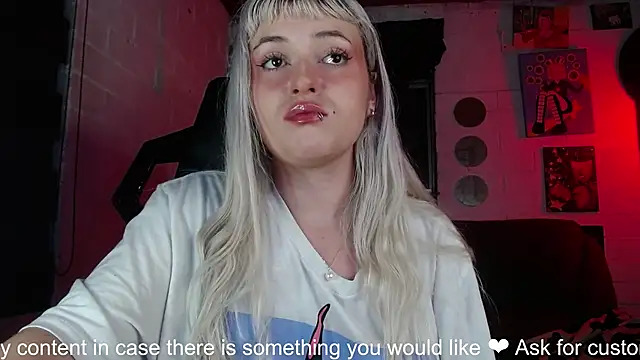 NEXT DOOR GIRL  online show from 30, 1, 2025