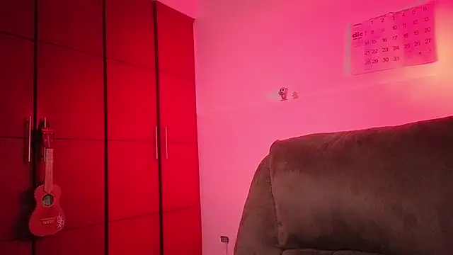 NEXT DOOR GIRL  online show from 17, 12, 2025