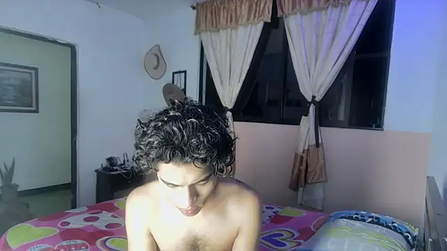 Snapshot of sweet_tippot chatting on 29, 12, 2024 sweet tippot online show from 29, 12, 2024