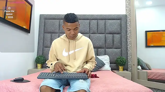 LiamsyAllison online show from 10, 2, 2025