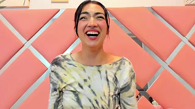 Snapshot of ThailyCherry chatting on 1, 3, 2025 ThailyCherry online show from 1, 3, 2025