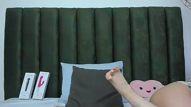 Snapshot of ThailyCherry chatting on 4, 11, 2025 ThailyCherry online show from 4, 11, 2025