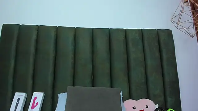 Snapshot of ThailyCherry chatting on 14, 11, 2025 ThailyCherry online show from 14, 11, 2025