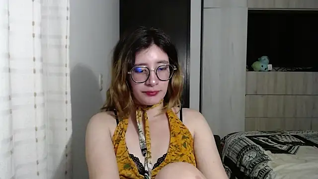 Snapshot of mariana124- chatting on 9, 12, 2024 mariana124- online show from 9, 12, 2024