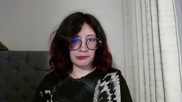 Snapshot of mariana124- chatting on 2, 1, 2025 mariana124- online show from 2, 1, 2025