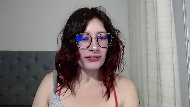 Snapshot of mariana124- chatting on 4, 1, 2025 mariana124- online show from 4, 1, 2025