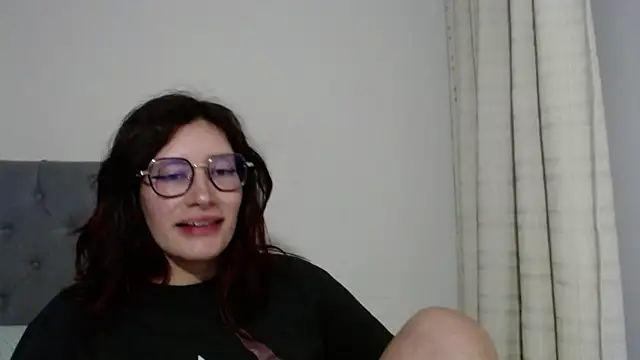 Snapshot of mariana124- chatting on 11, 1, 2025 mariana124- online show from 11, 1, 2025