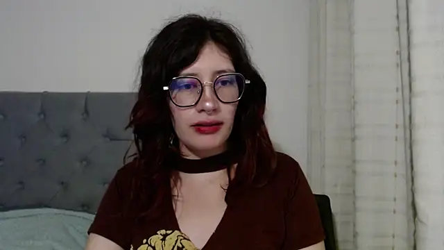 Snapshot of mariana124- chatting on 5, 2, 2025 mariana124- online show from 5, 2, 2025