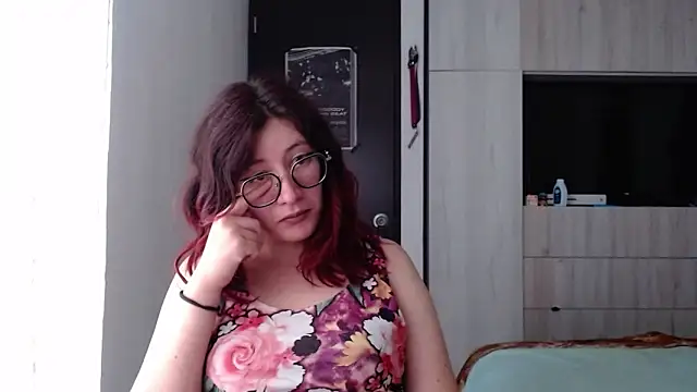 Snapshot of mariana124- chatting on 12, 2, 2025 mariana124- online show from 12, 2, 2025