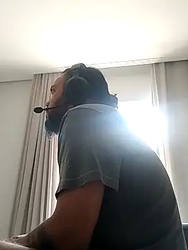 Snapshot of morenindarola chatting on 14, 2, 2025 morenindarola online show from 14, 2, 2025