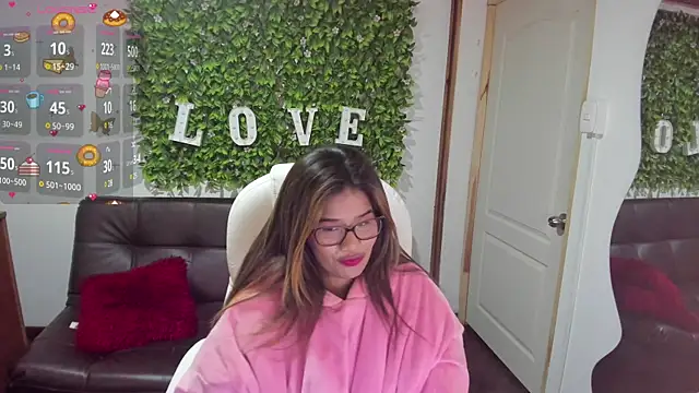 Snapshot of Enma__clark chatting on 4, 12, 2024 Enma clark online show from 4, 12, 2024