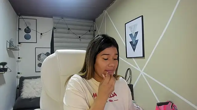 Snapshot of Enma__clark chatting on 21, 9, 2025 Enma clark online show from 21, 9, 2025