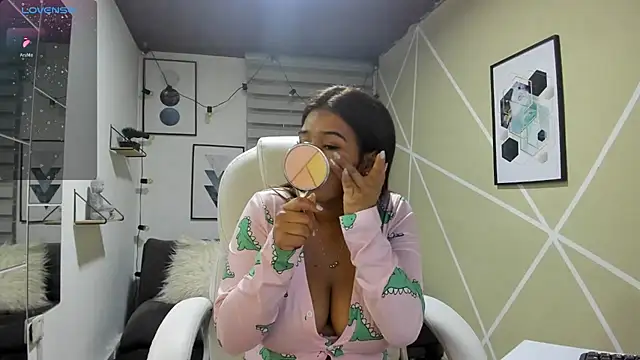 Snapshot of Enma__clark chatting on 1, 2, 2026 Enma clark online show from 1, 2, 2026