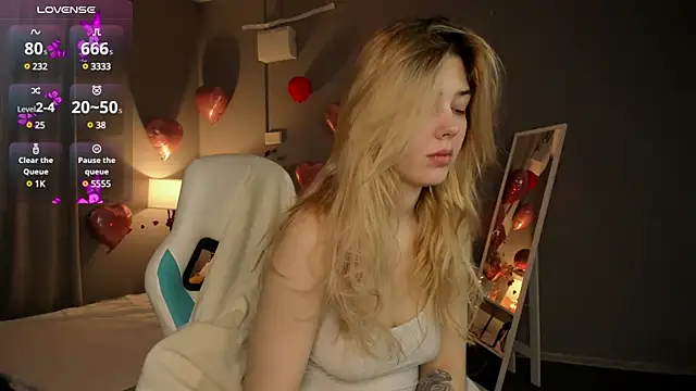 Vanessa Walters online show from 6, 3, 2025