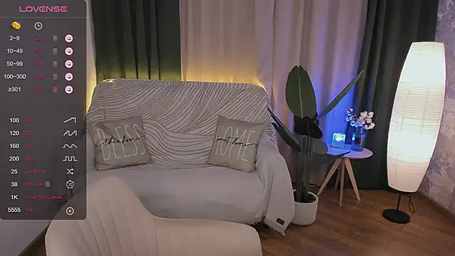 Snapshot of annacooleman chatting on 12, 12, 2024 annacooleman online show from 12, 12, 2024