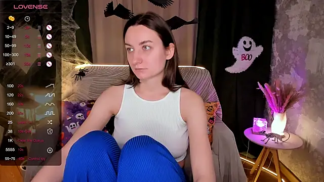 Snapshot of annacooleman chatting on 28, 10, 2025 annacooleman online show from 28, 10, 2025