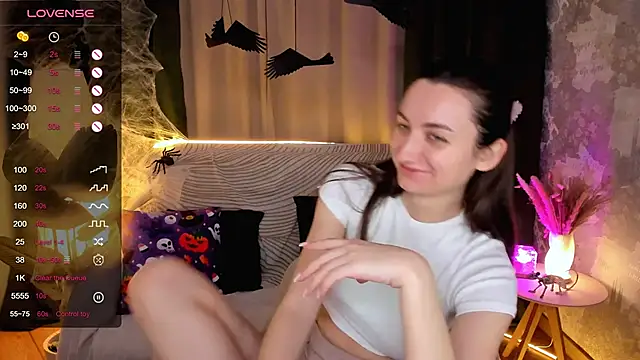 Snapshot of annacooleman chatting on 30, 10, 2025 annacooleman online show from 30, 10, 2025