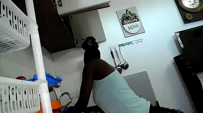 Snapshot of queen-goddess chatting on 6, 1, 2025 queen-goddess online show from 6, 1, 2025