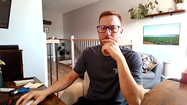 Bigdicktrav902 online show from 8, 4, 2026