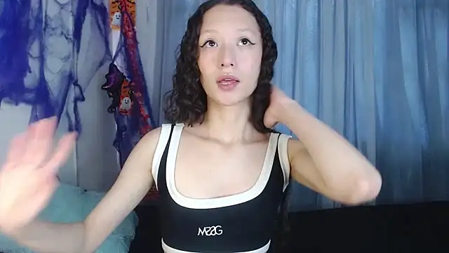 Snapshot of abbycutecs chatting on 28, 10, 2025 abbycutecs online show from 28, 10, 2025